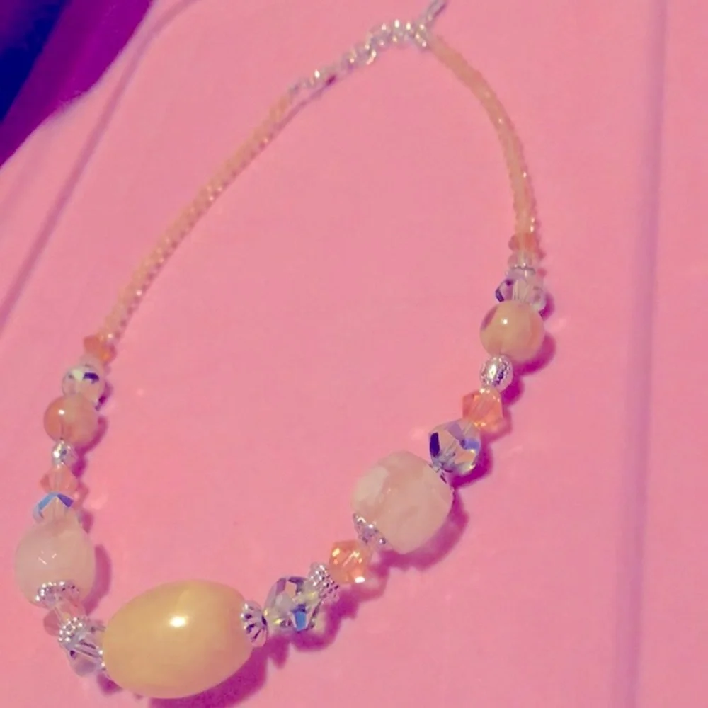 Vintage Unique Beaded Statement Necklace - Yellow with gold tones, colorful! - Picture 5 of 6